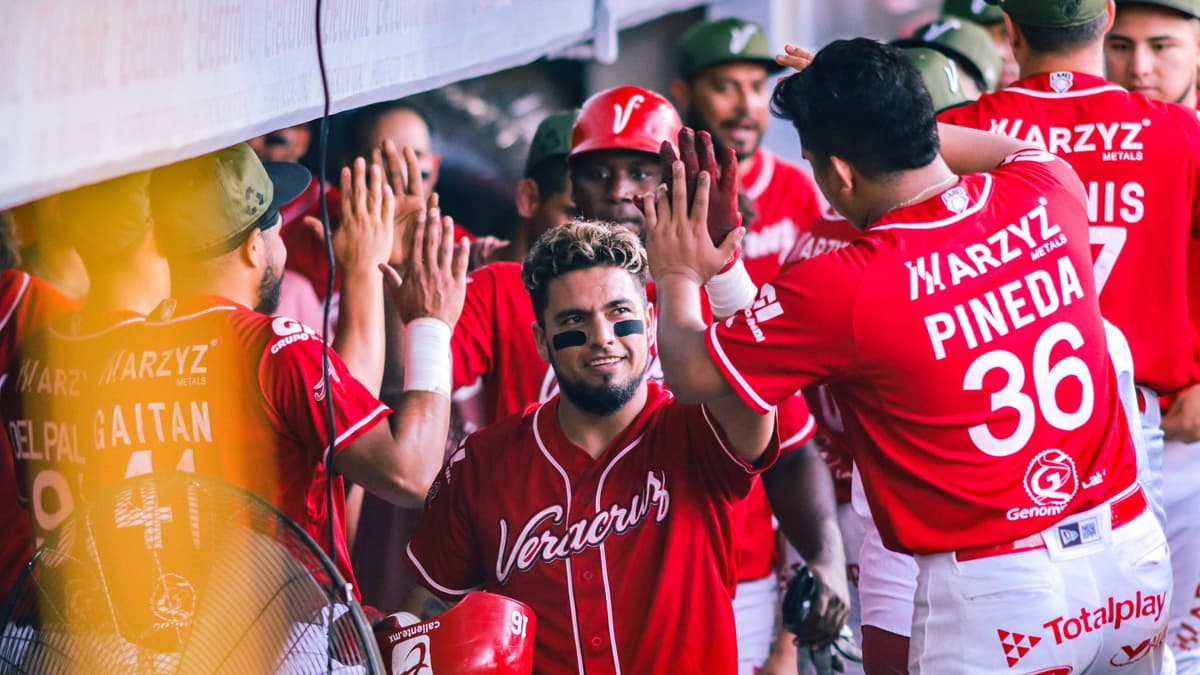 El Águila: Veracruz impone marca de cuadrangulares y empata serie