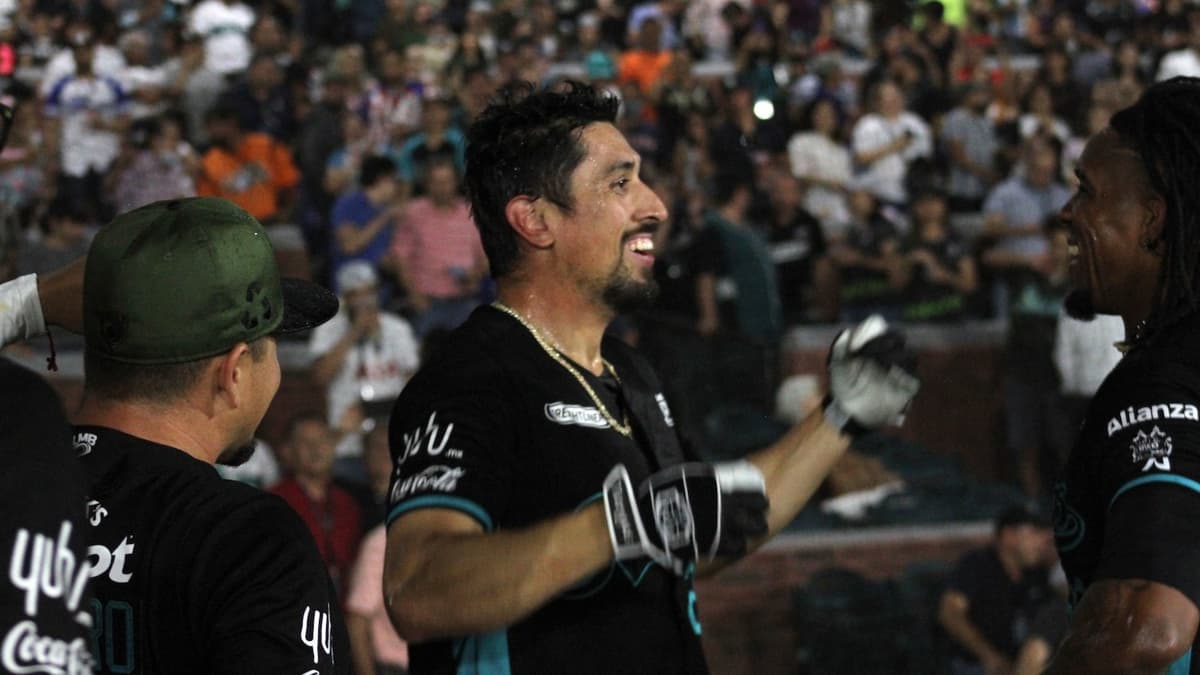 Saraperos: José Vargas, con jonrón, deja en el terreno a Sultanes para empatar el Clásico del norte