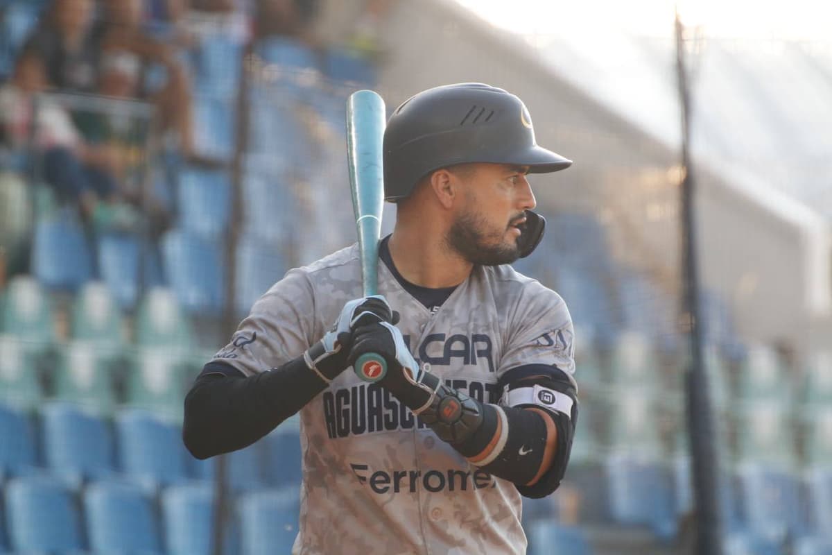 Rieleros pegan primero en la serie