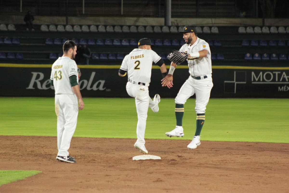 Tremendo repunte de Pericos ante Tigres