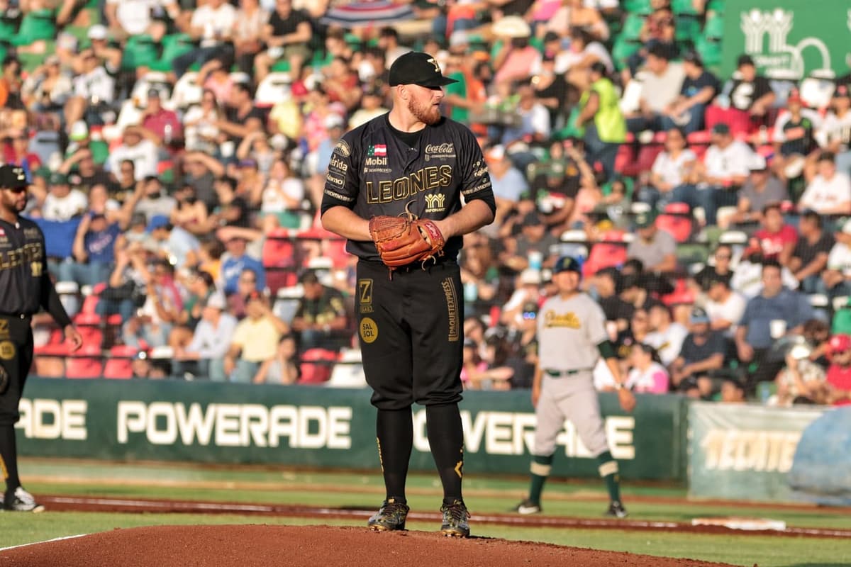Jake Thompson brilla en la lomita y Leones iguala la serie