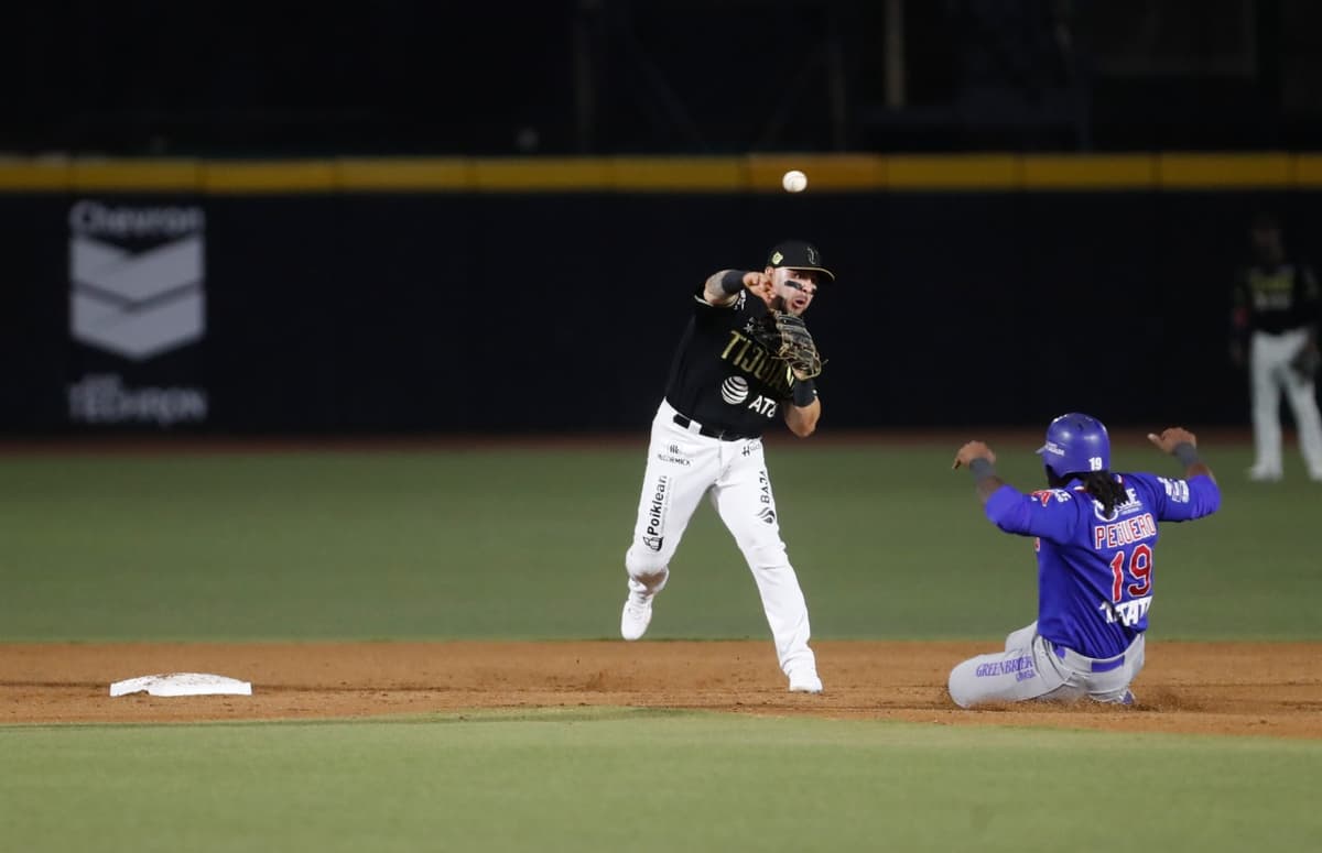 Sufre Toros revés al abrir Serie de Zona en casa