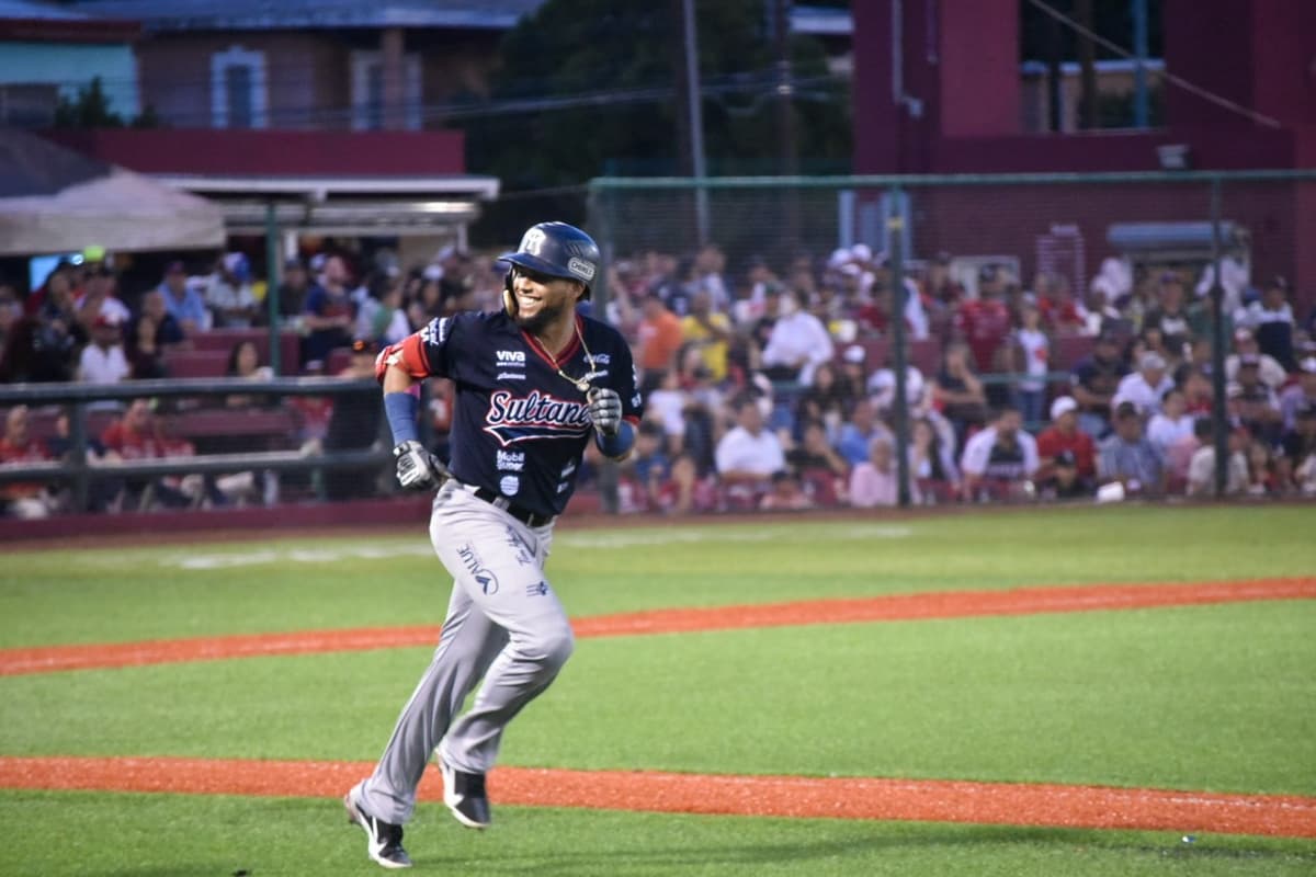 Sultanes se lleva el primero ante Tecolotes