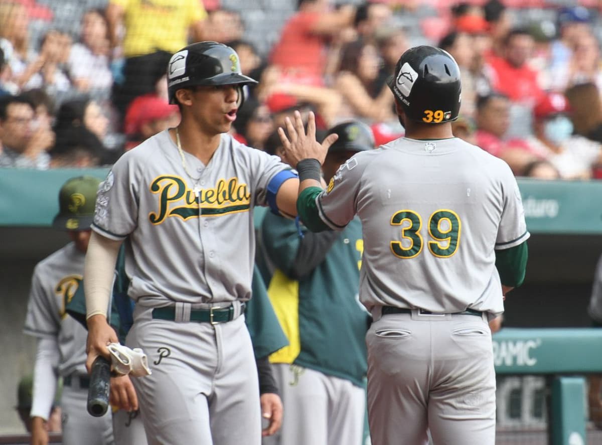 Pericos gana duelo sabatino en el Harp Helú