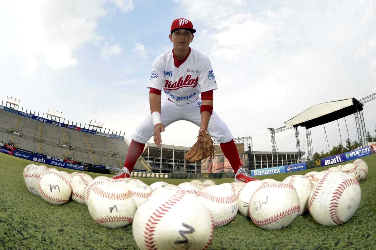 Ramón Urías, primer Pingo que gana el Guante de Oro en MLB