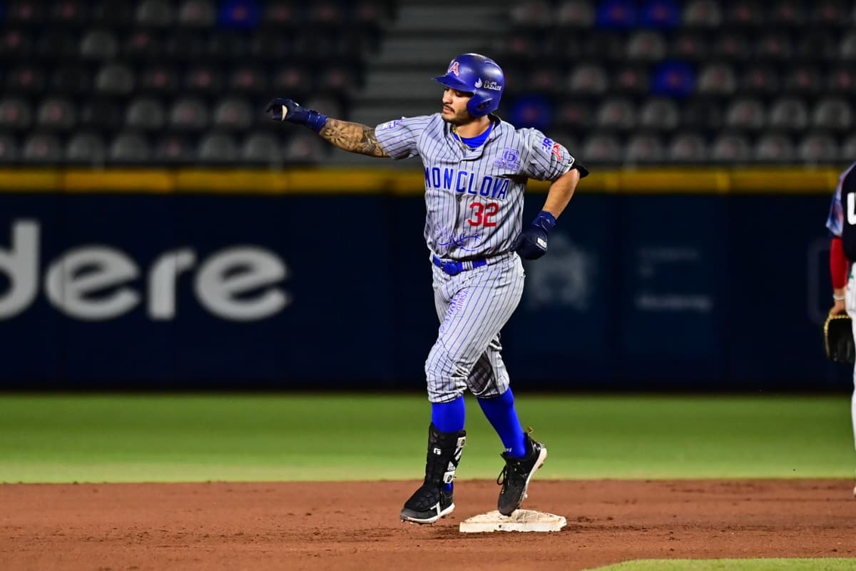 Esqueda en plan grande y la ofensiva sigue bateando para nuevo triunfo de Acereros