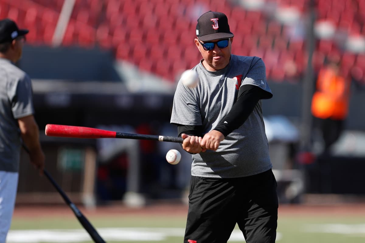 Confirman Toros continuidad de Homar Rojas