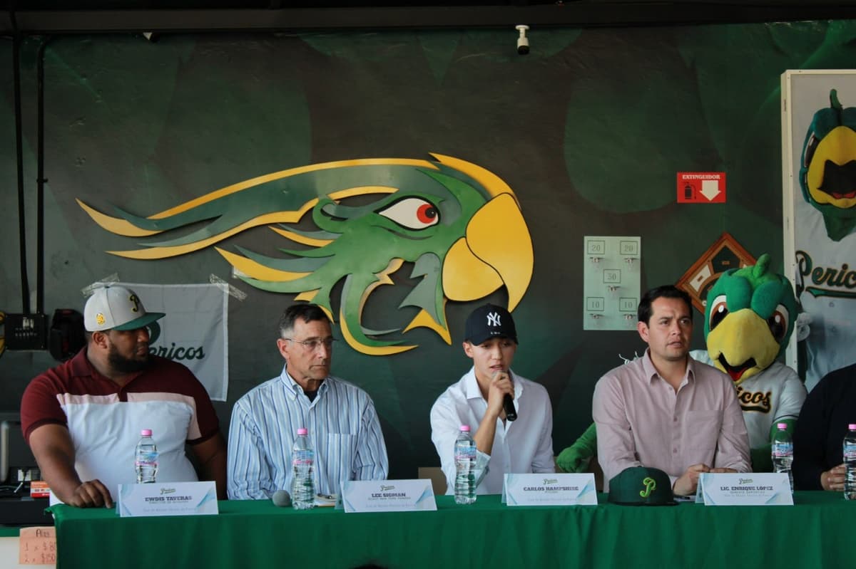 Otro emplumado que vuela a la MLB