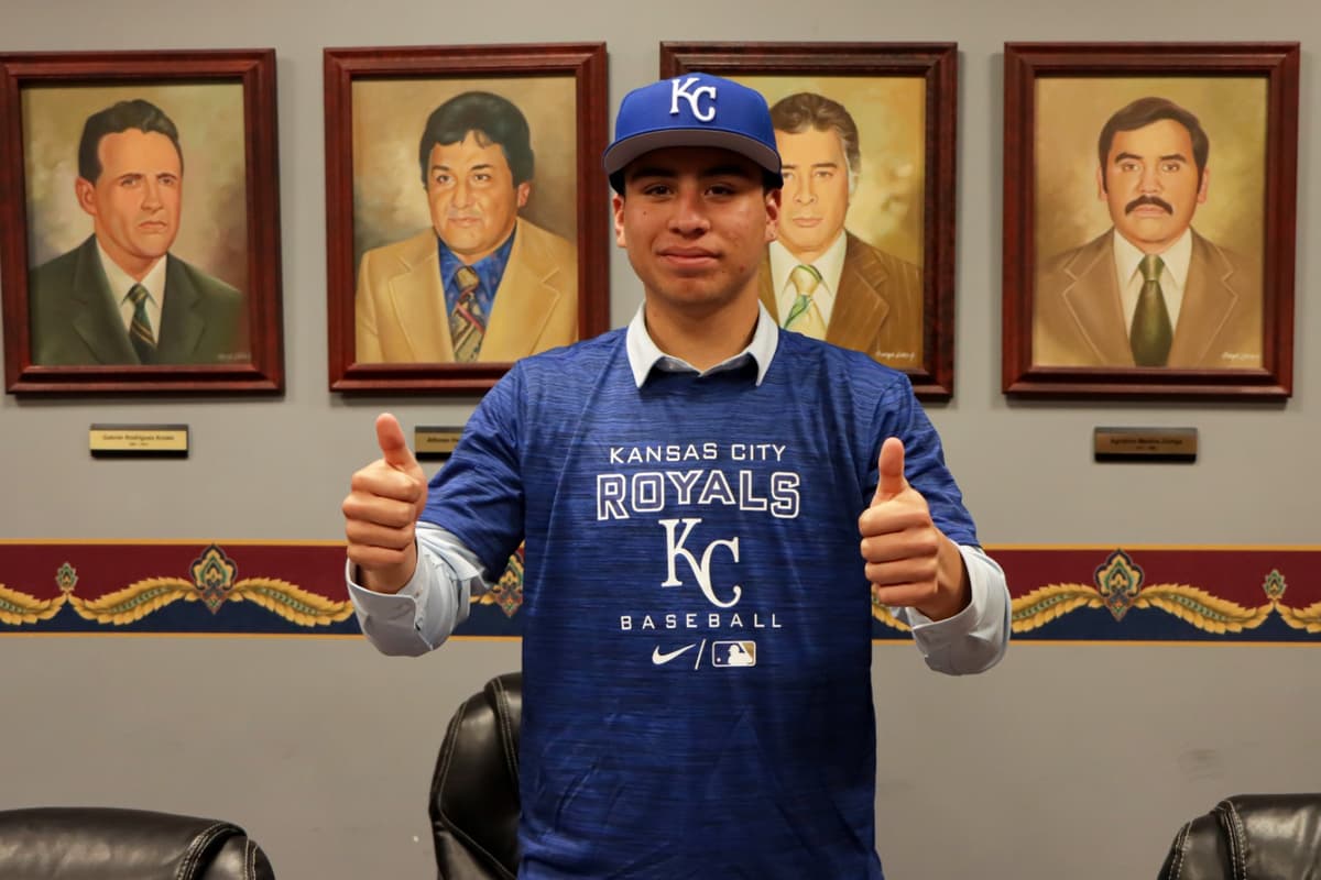Prospecto de Algodoneros firma con Reales de Kansas City