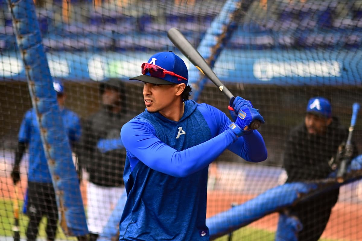 Noah Perio ya entrena a la par de sus compañeros