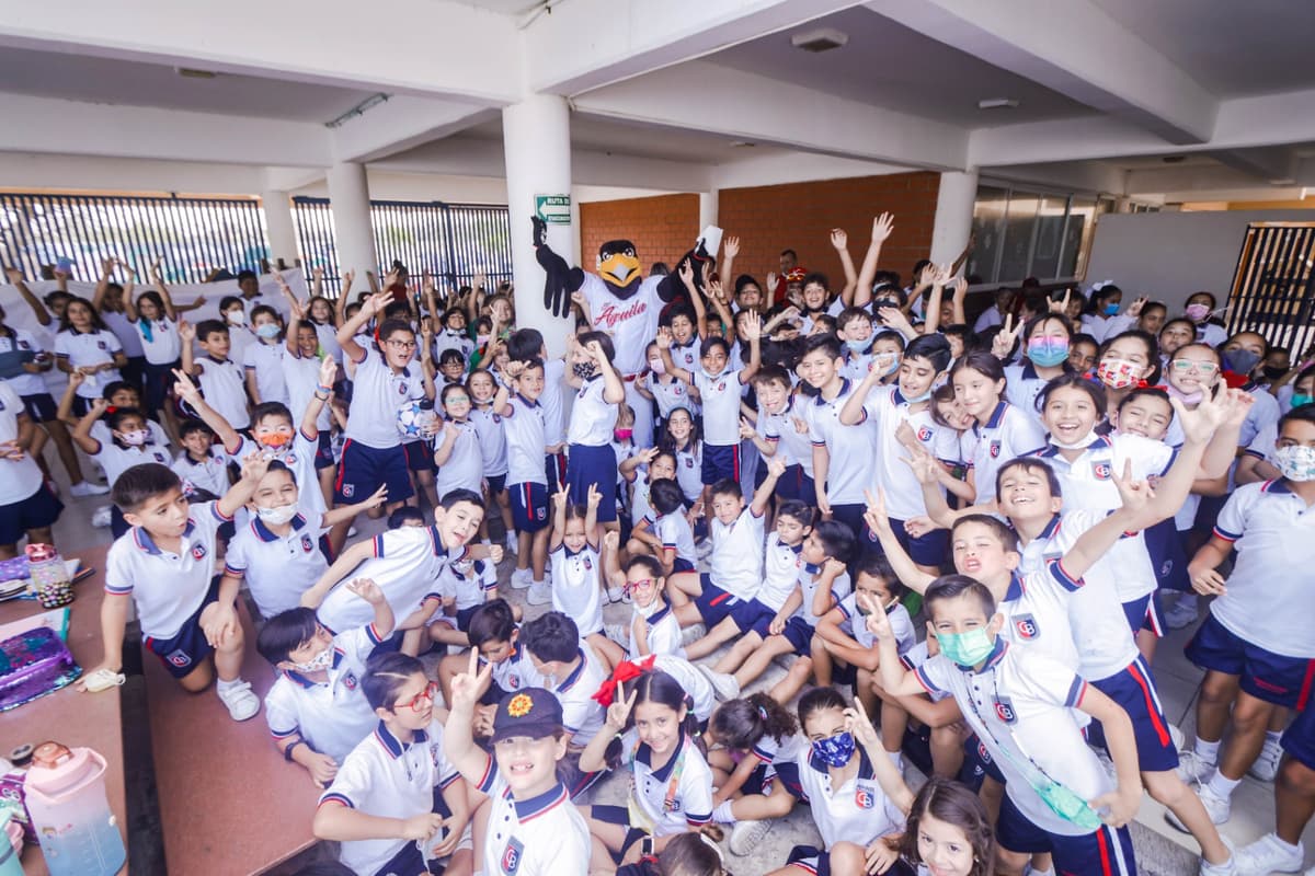 El Águila impacta en más escuelas jarochas
