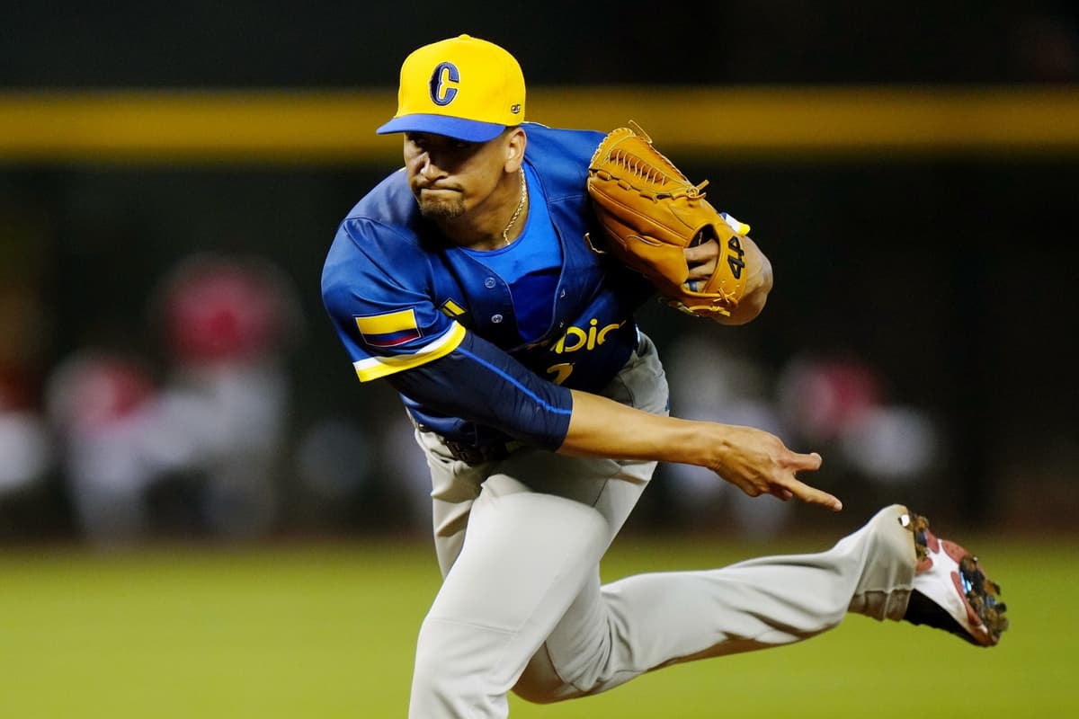 William Cuevas regresa después de lanzar en el WBC con Colombia