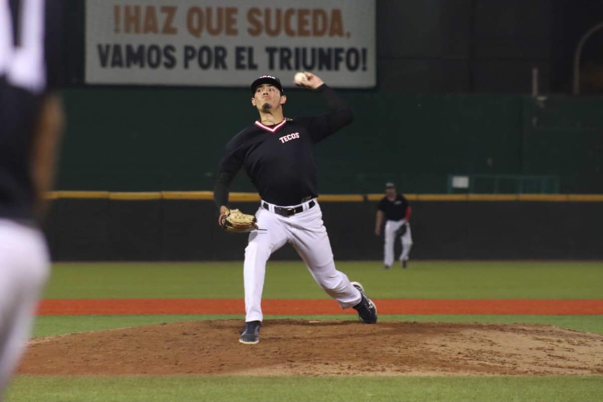 Serpentinas se combinan para dejar en blanco a Tecos y Sultanes