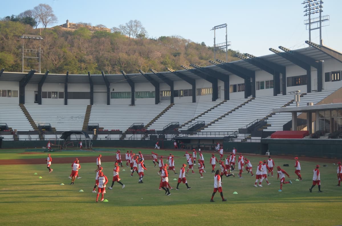 Los filibusteros regresaron al Estadio Nelson Barrera Romellón