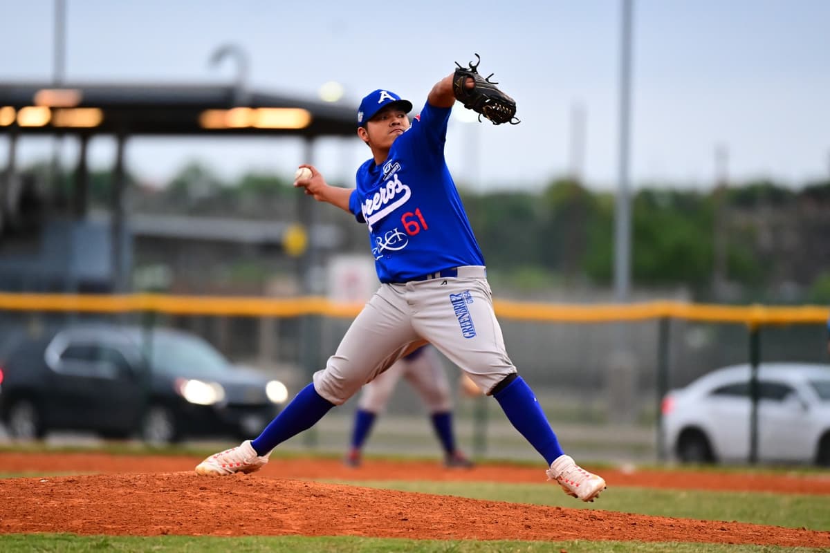 Acereros se quedan a un out de lanzar juego sin hit
