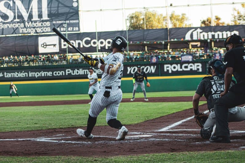 Rieleros empatan la serie ante Bravos de León