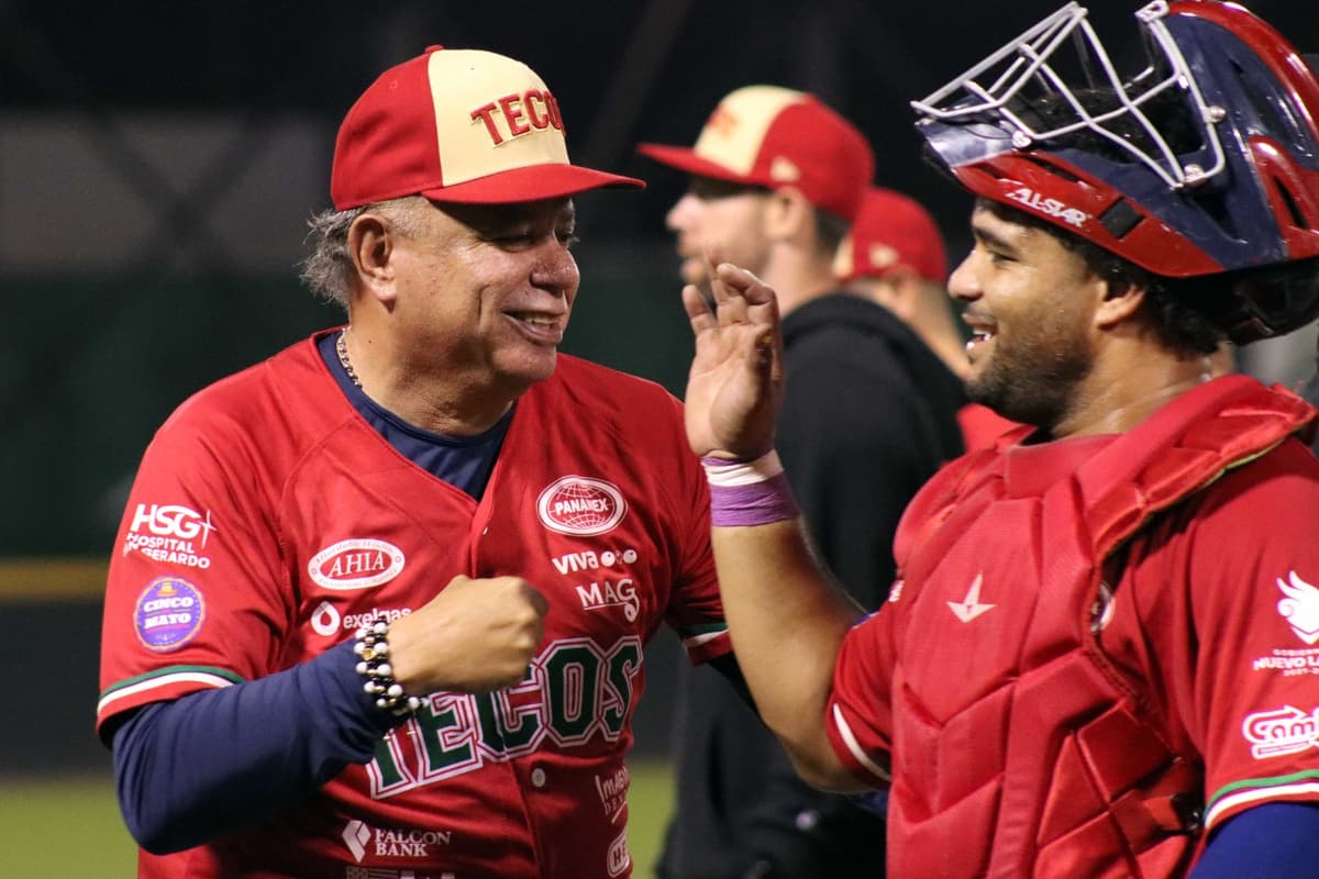 Tomás Telis se viste de héroe otra vez y le da la serie completa a los Dos Laredos