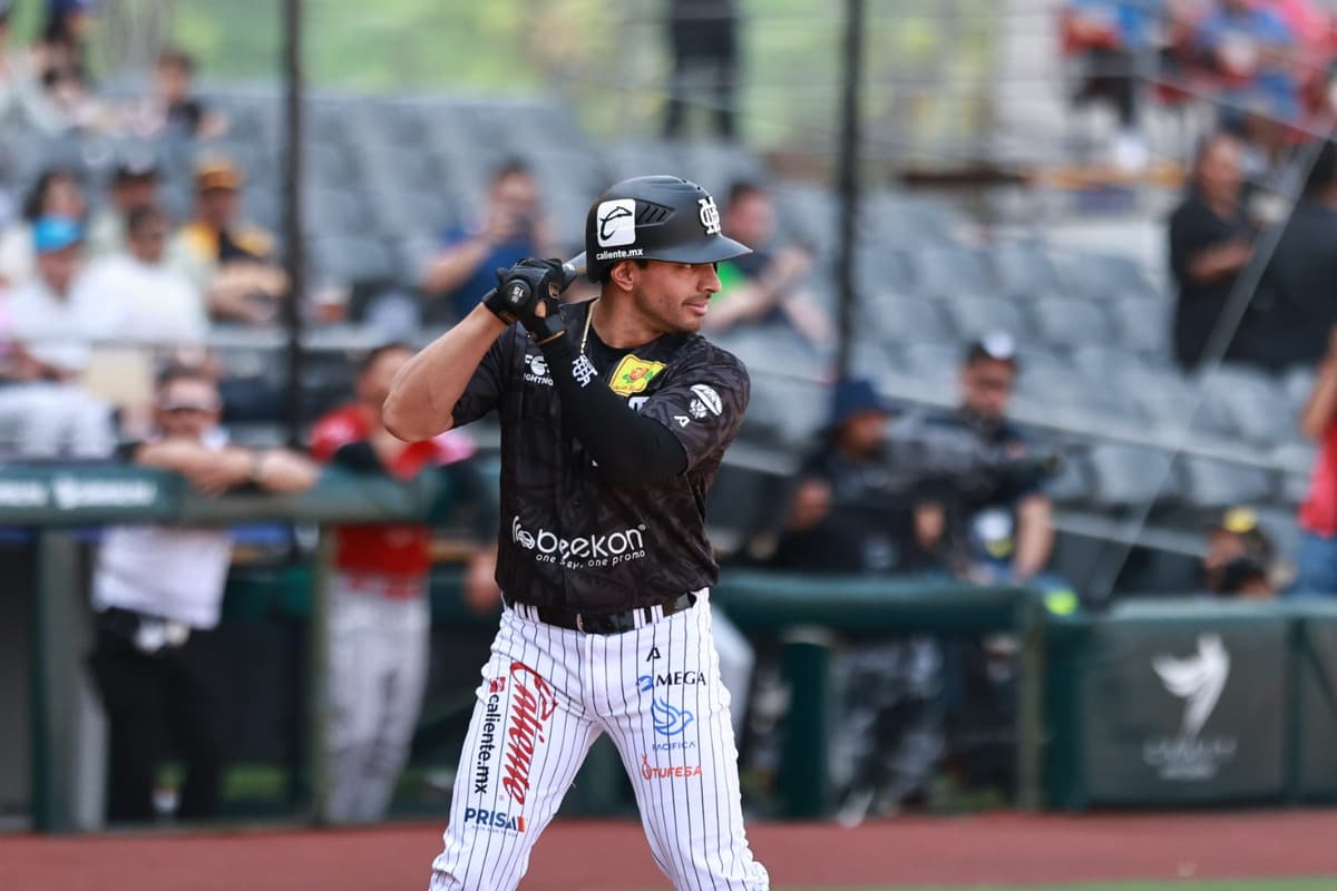 Mariachis realizan faena a Toros