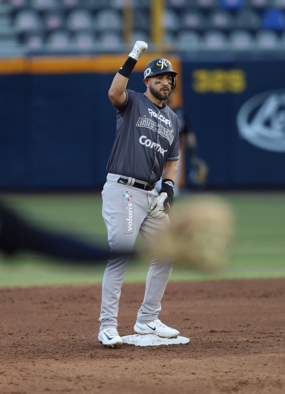 Rieleros rescatan el tercero de la serie
