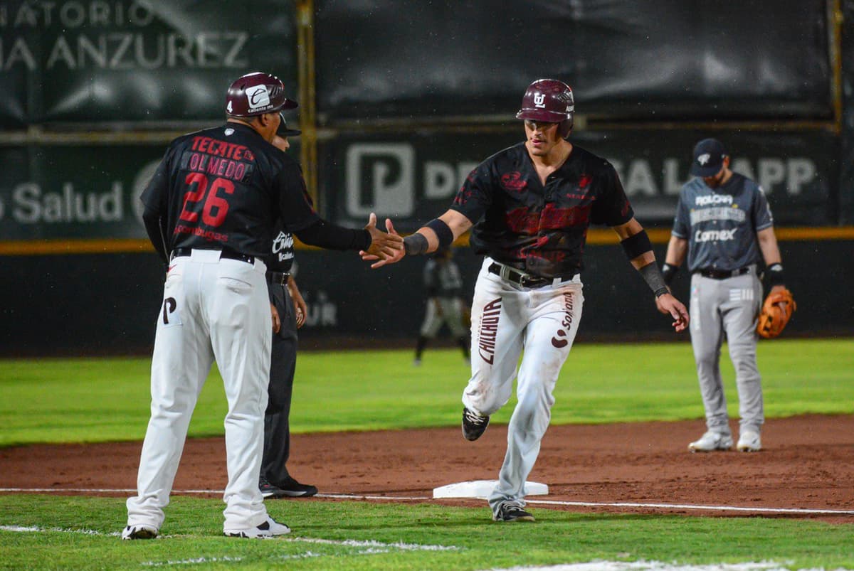 UL blanquea a los Rieleros en el primero de la serie
