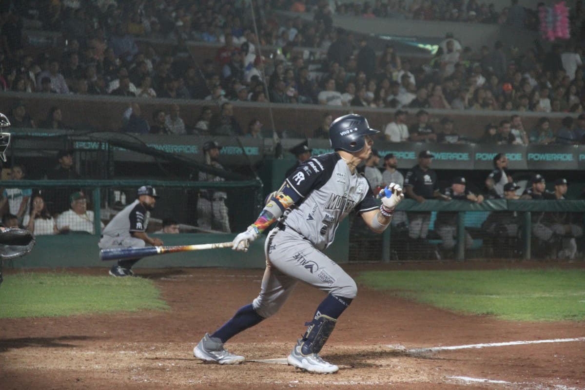 Sultanes de Monterrey se lleva clásico del norte ante Saraperos en Saltillo