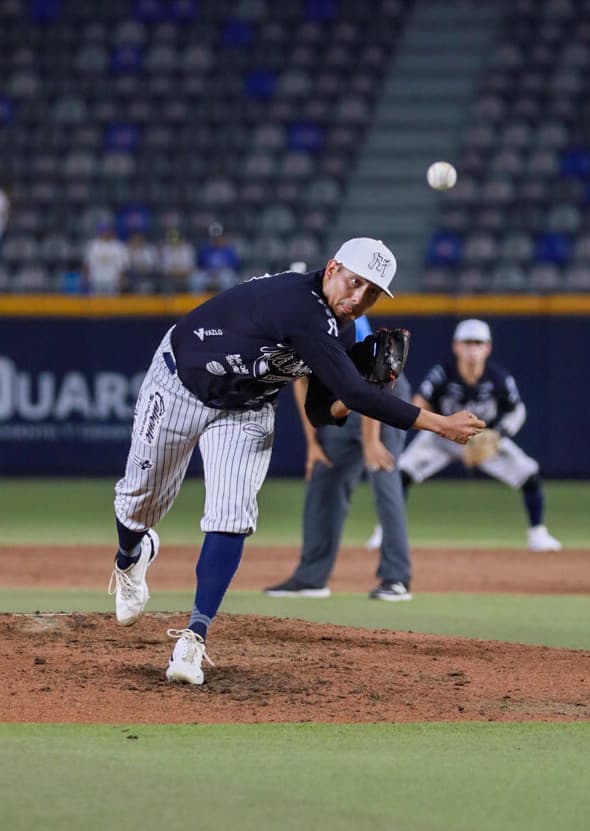 Con blanqueada, Sultanes vence a Generales para asegurar la serie