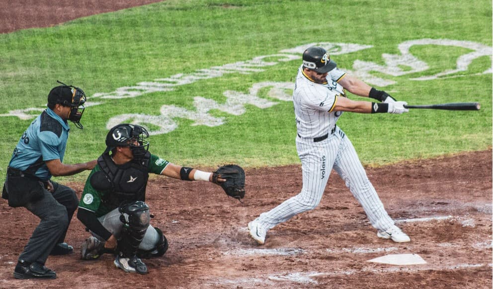 Rieleros vencen a Durango y la serie se queda en casa