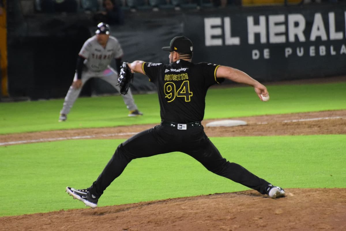 Bullpen poblano intratable para vencer a los Tigres