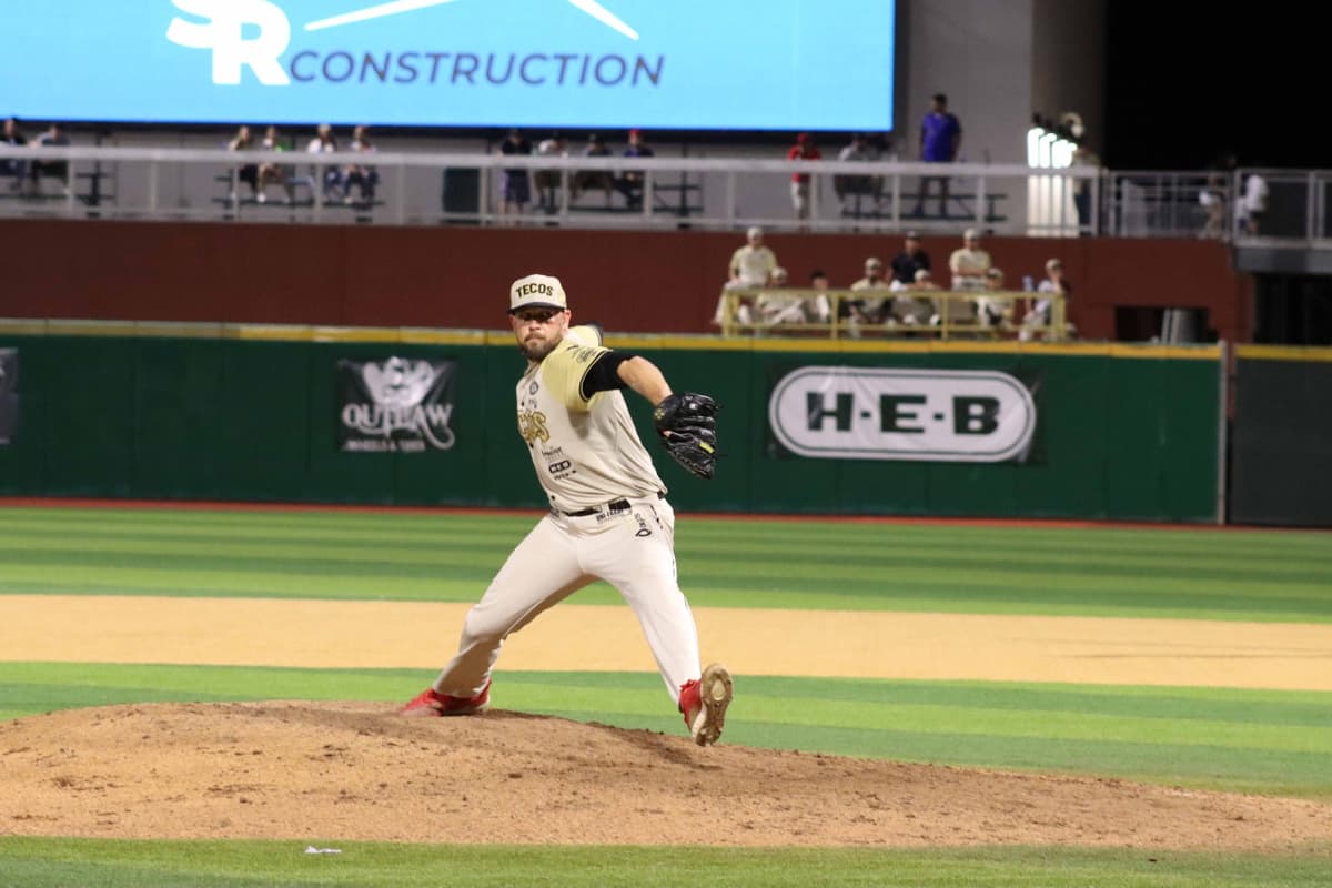 Kevin McCarthy luce en la loma y Tecos  se imponen 7-1 a Sultanes