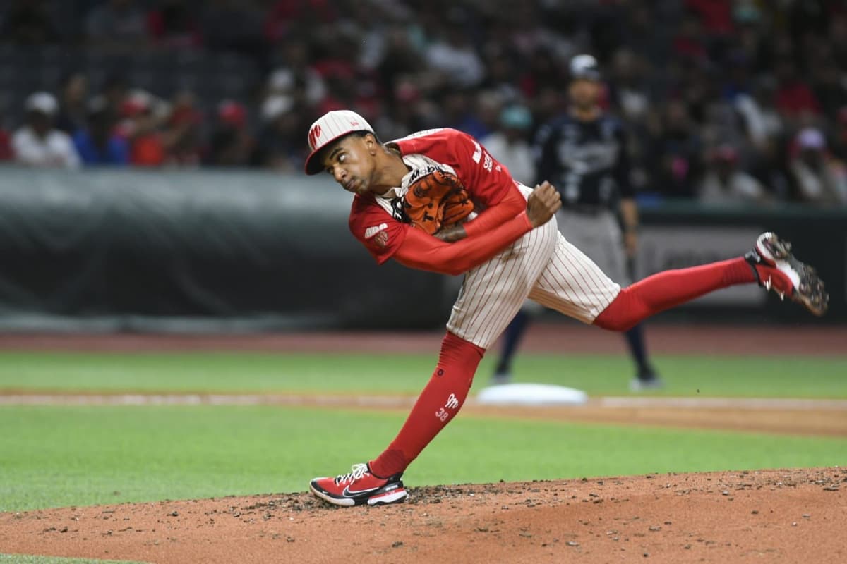 Diablos con gran blanqueada emparejan serie frente a Sultanes