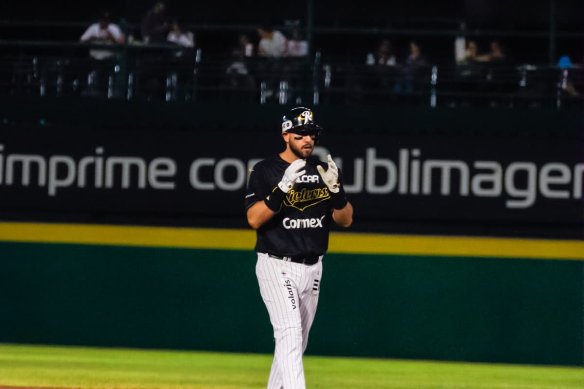 Rieleros superan a los Acereros en el primero de la serie
