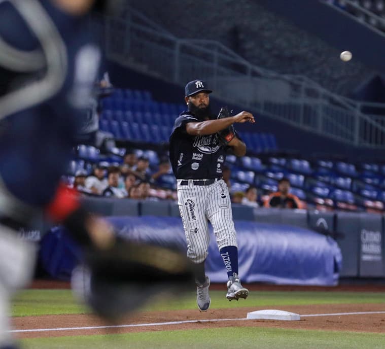 Sultanes blanquean a Tigres para tomar ventaja en la serie