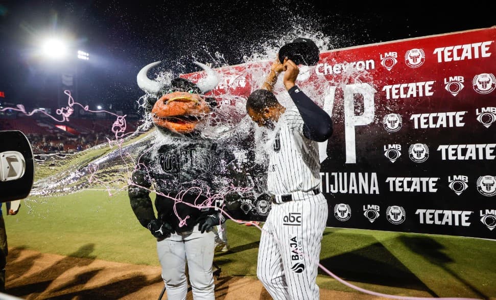 Comanda 'Aderking' triunfo de los astados