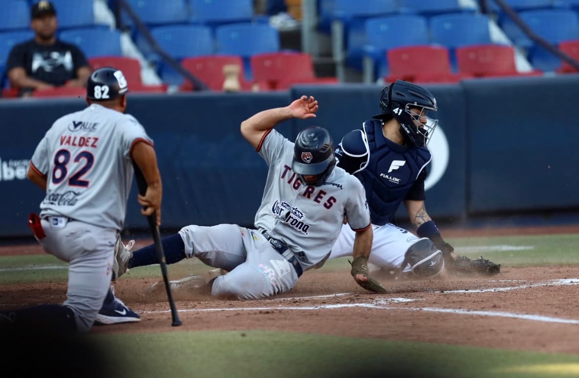 Tigres vence a los regios y se queda con la serie