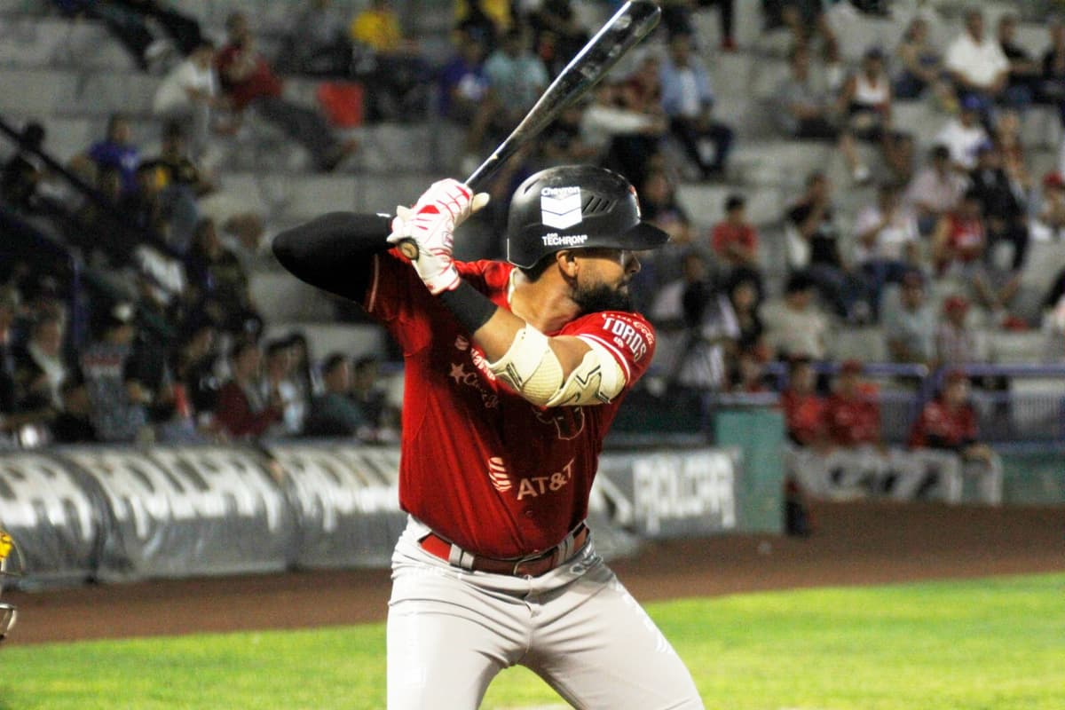 Toros de Tijuana batallan para llevarse la serie ante Rieleros