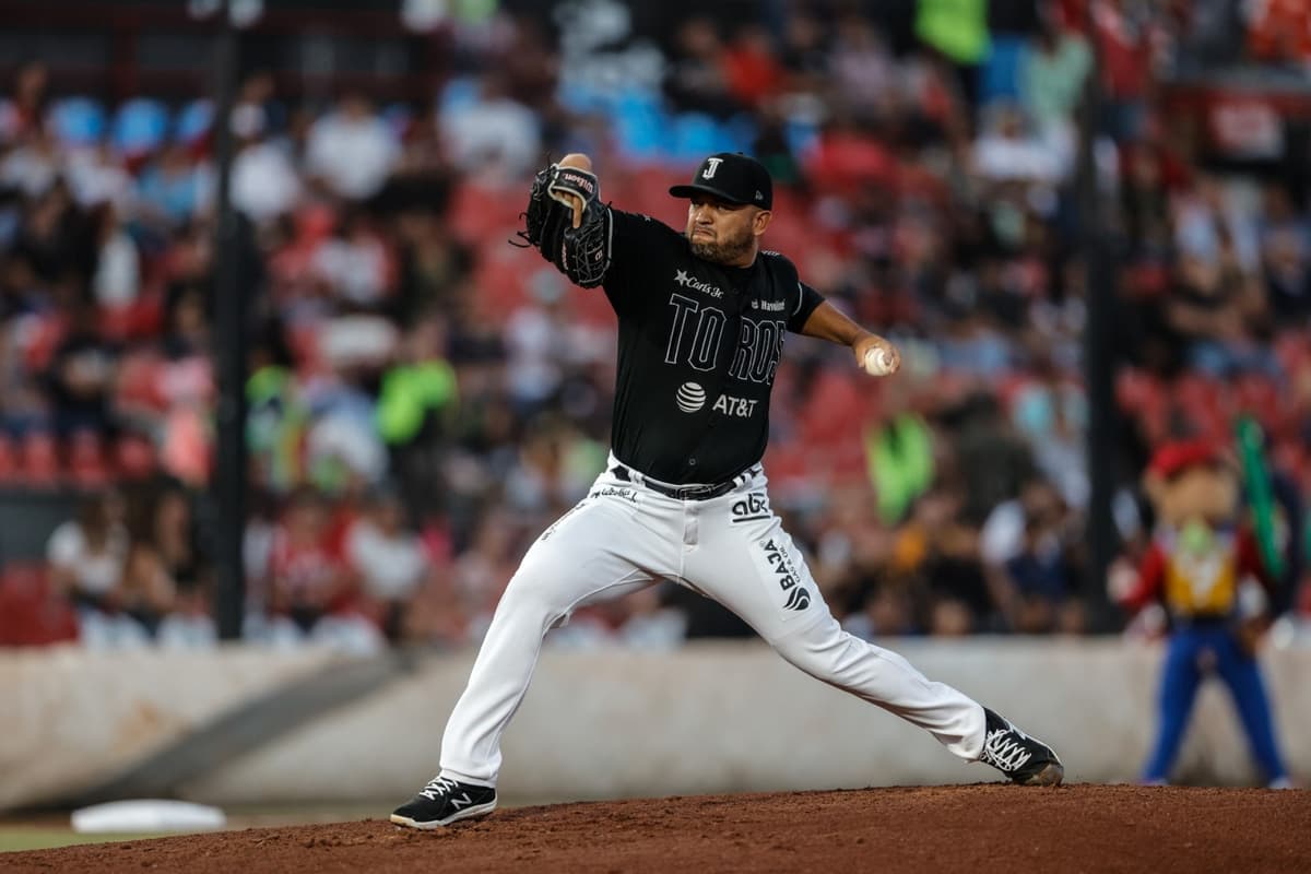 Blanquea Toros y gana serie
