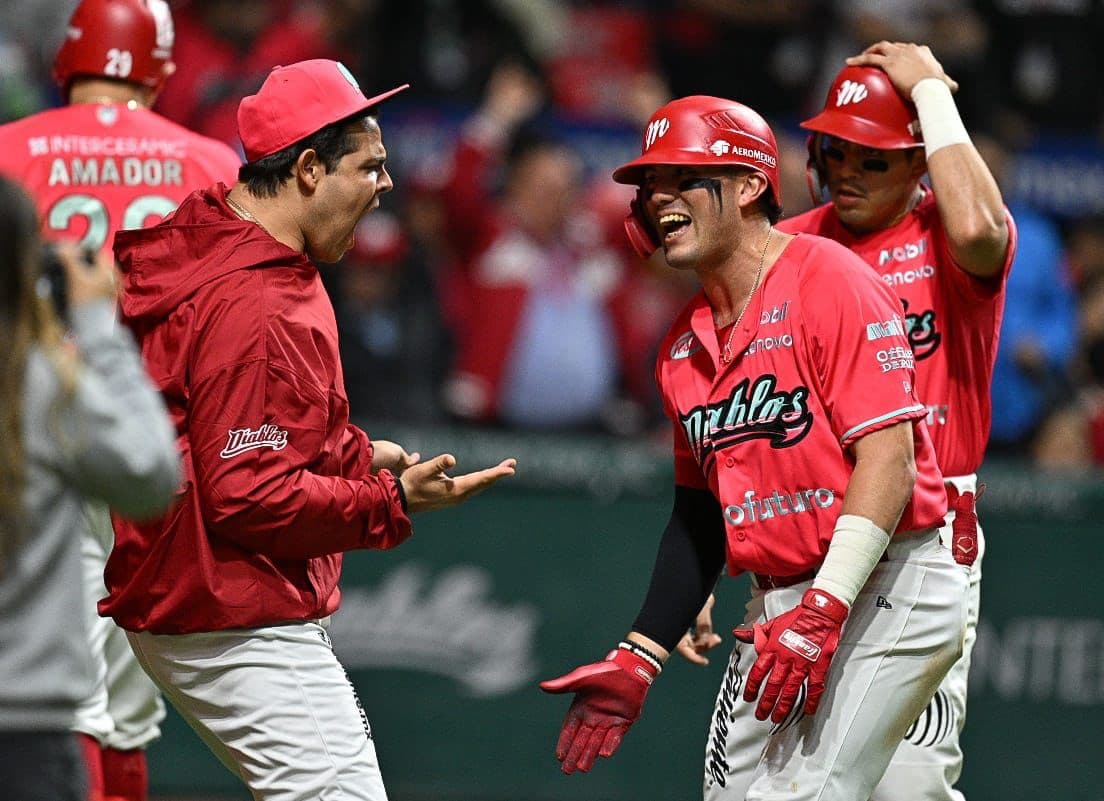 Doble triunfo escarlata