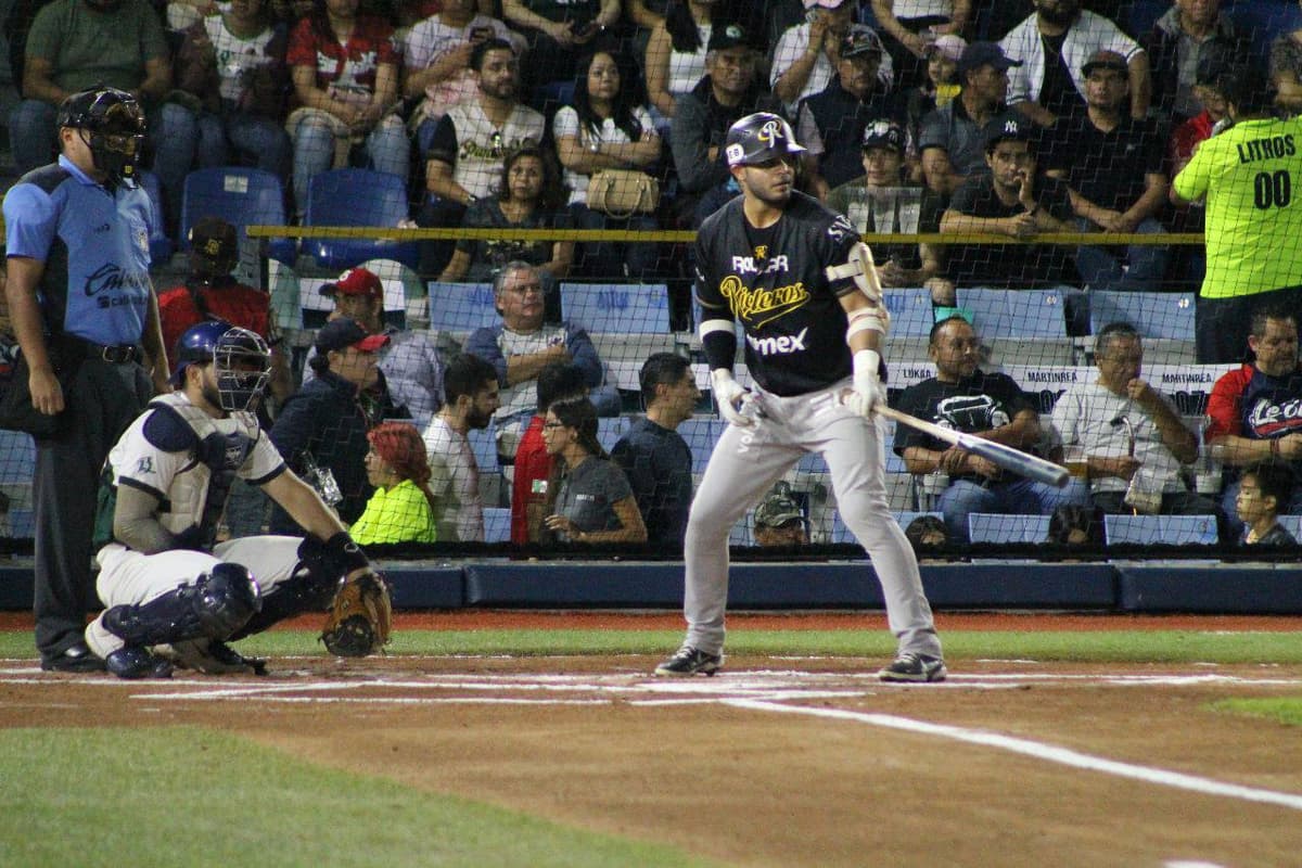 Rieleros pega en La Fortaleza