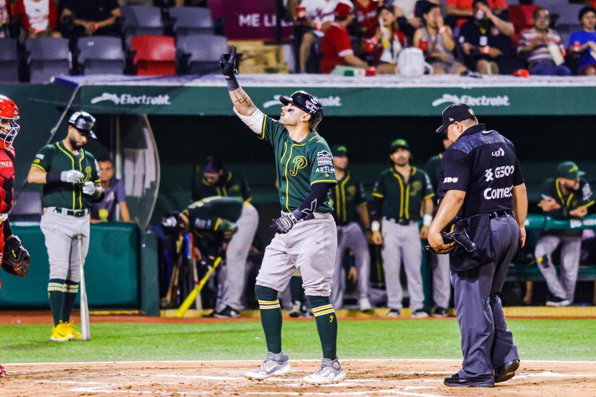 Pericos pega primero en Veracruz