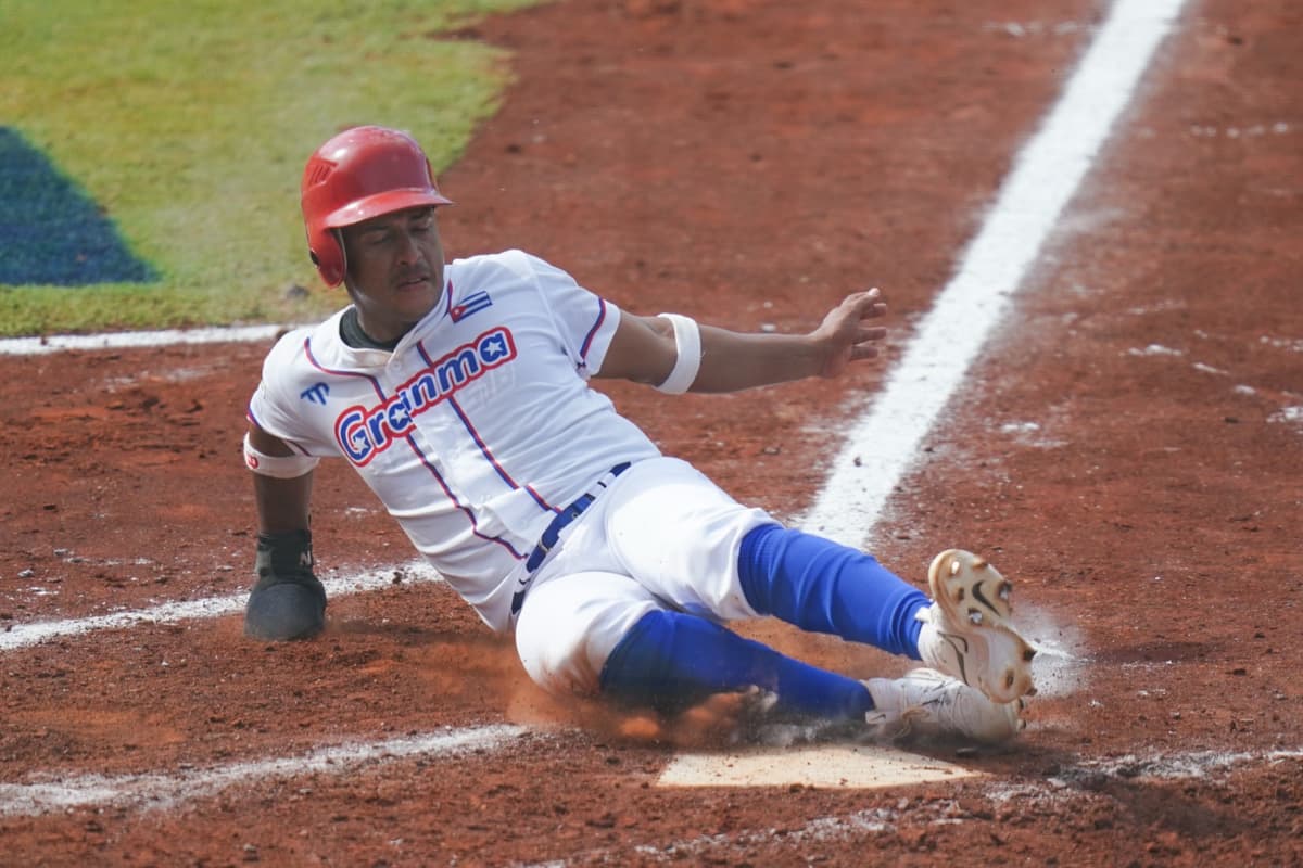 BCL: Alazanes atacó en la octava entrada para vencer a los RedHawks en el arranque del torneo