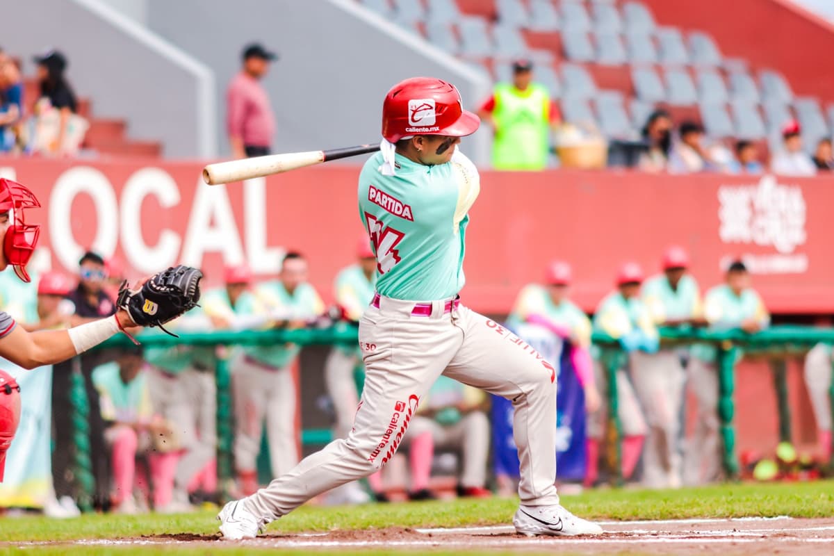 El Águila derrota a Diablos en el Colón