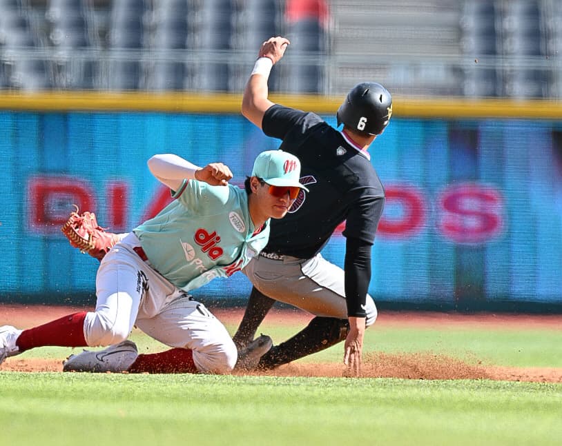 Diablos logra barrida para mantenerse como líder en la liga invernal