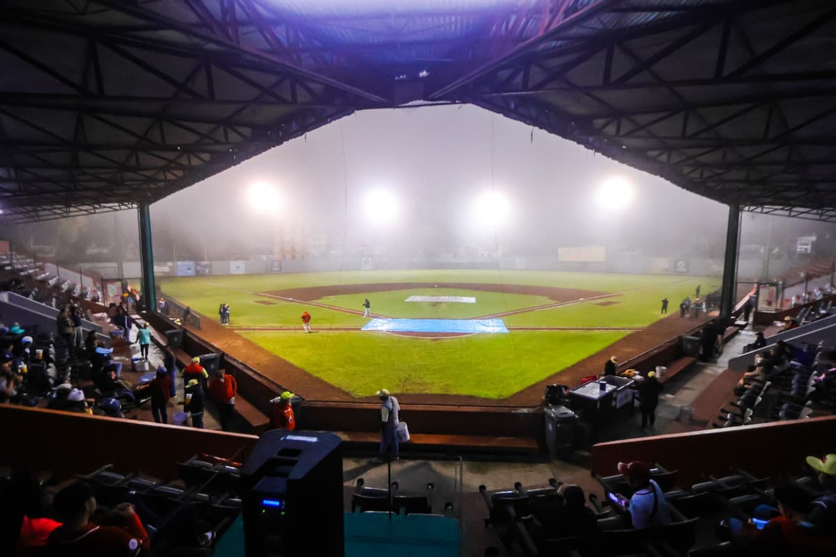 Lluvia y neblina impide arranque de serie en Xalapa