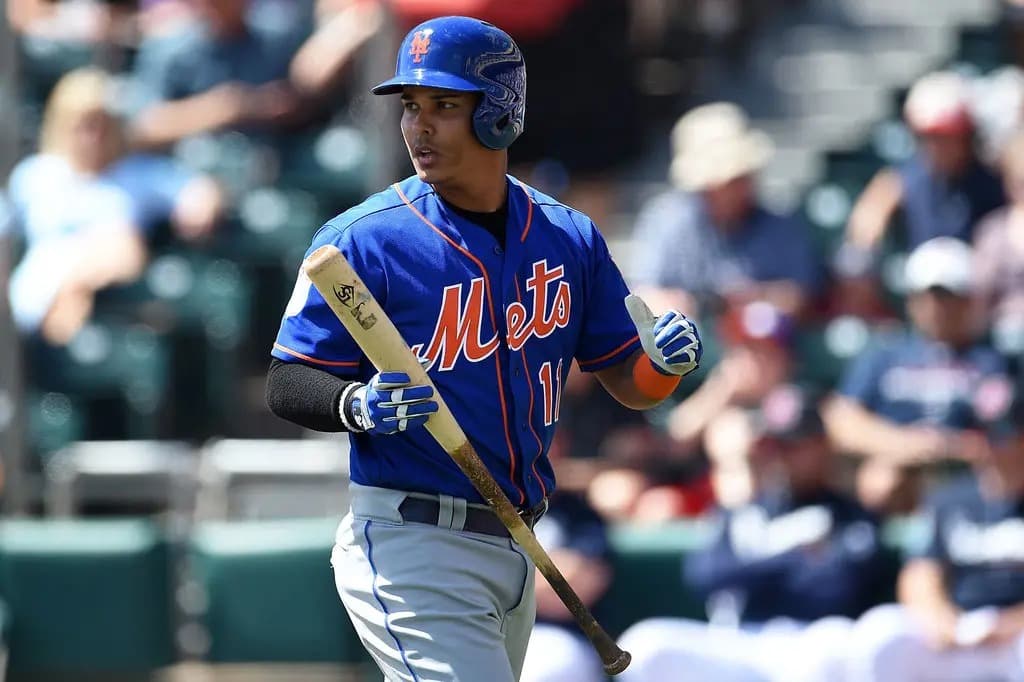 Oficial la estrella panameña, Rubén Tejada llega a Leones