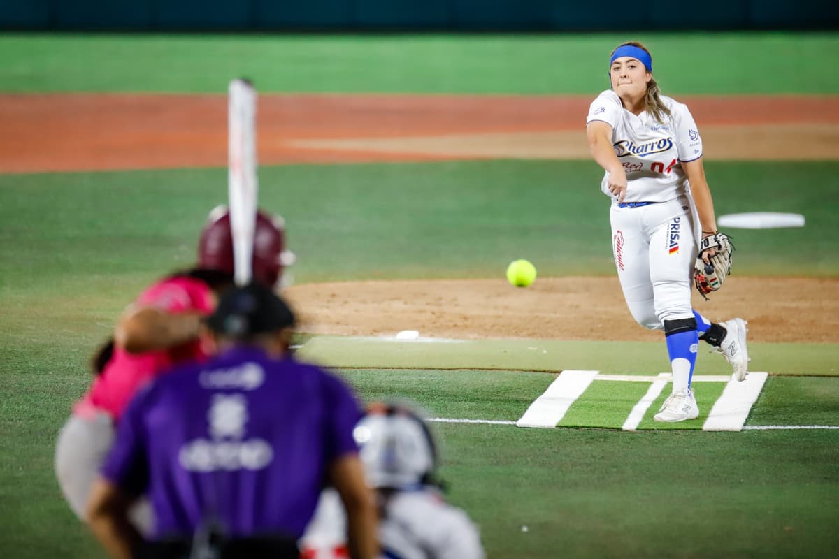 Triunfal debut de Charros Softbol Femenil en el Panamericano