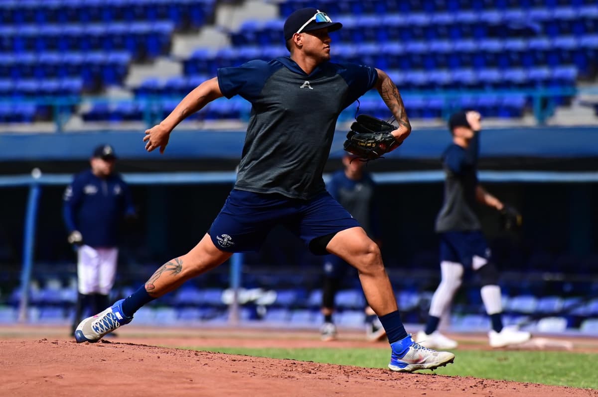 Luis Escobar ya entrena con Acereros