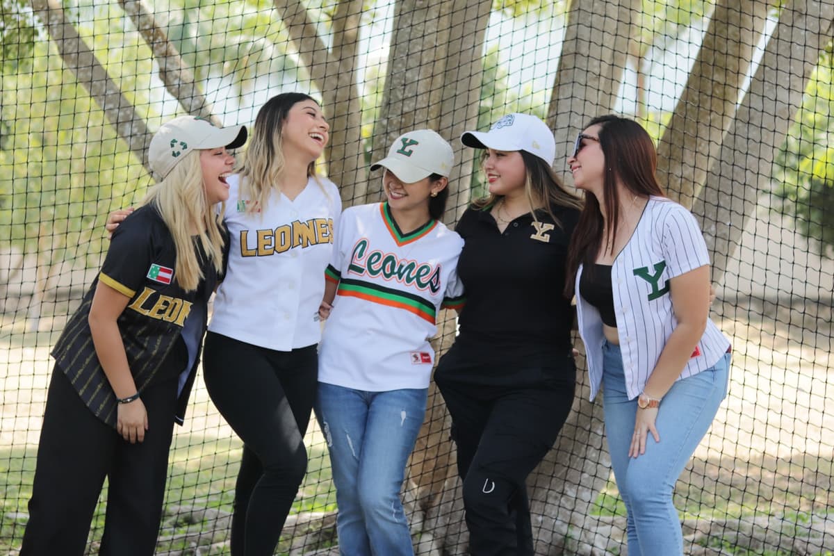 Leones orgullosos de su roster femenino