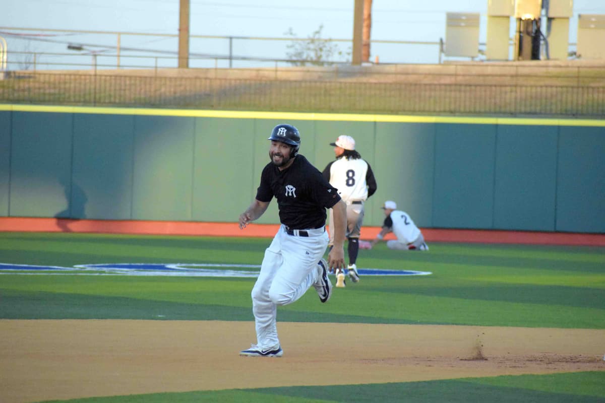 Sultanes ataca en la novena y se lleva triunfo de Laredo