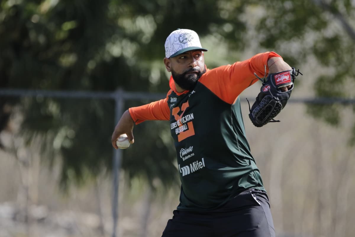 César Valdez reporta al minicamp melenudo