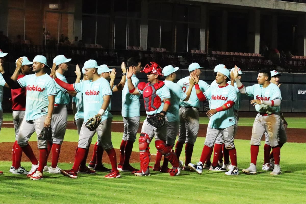 Triunfo para los Pingos en extra innings